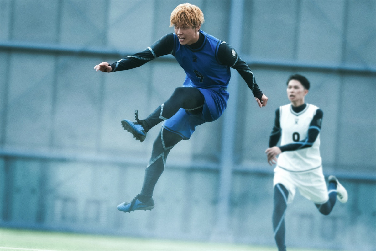 実写『ブルーロック』IMAX同時上映決定！　高橋文哉、櫻井海音、高橋恭平らのプレーシーン場面写真も解禁