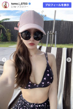板野友美、スタイル抜群の近影を披露　※「板野友美」Instagram