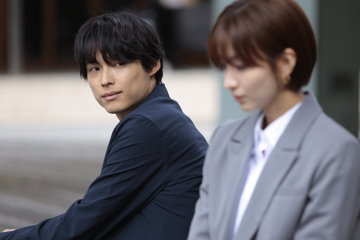 『告白－25年目の秘密－』第4話 “爽太”松村北斗、“麻里子”岡崎紗絵の父の秘密に迫る