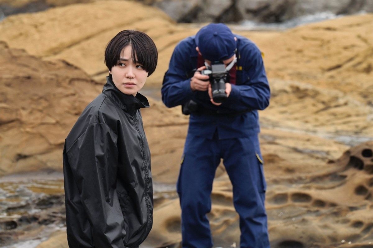吉岡里帆×奈緒『シャドウワーク』緊張感を映し出す場面写真＆人物相関図が解禁