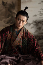 大河ドラマ『豊臣兄弟！』織田信長役・小栗旬を切り取った場面写真
