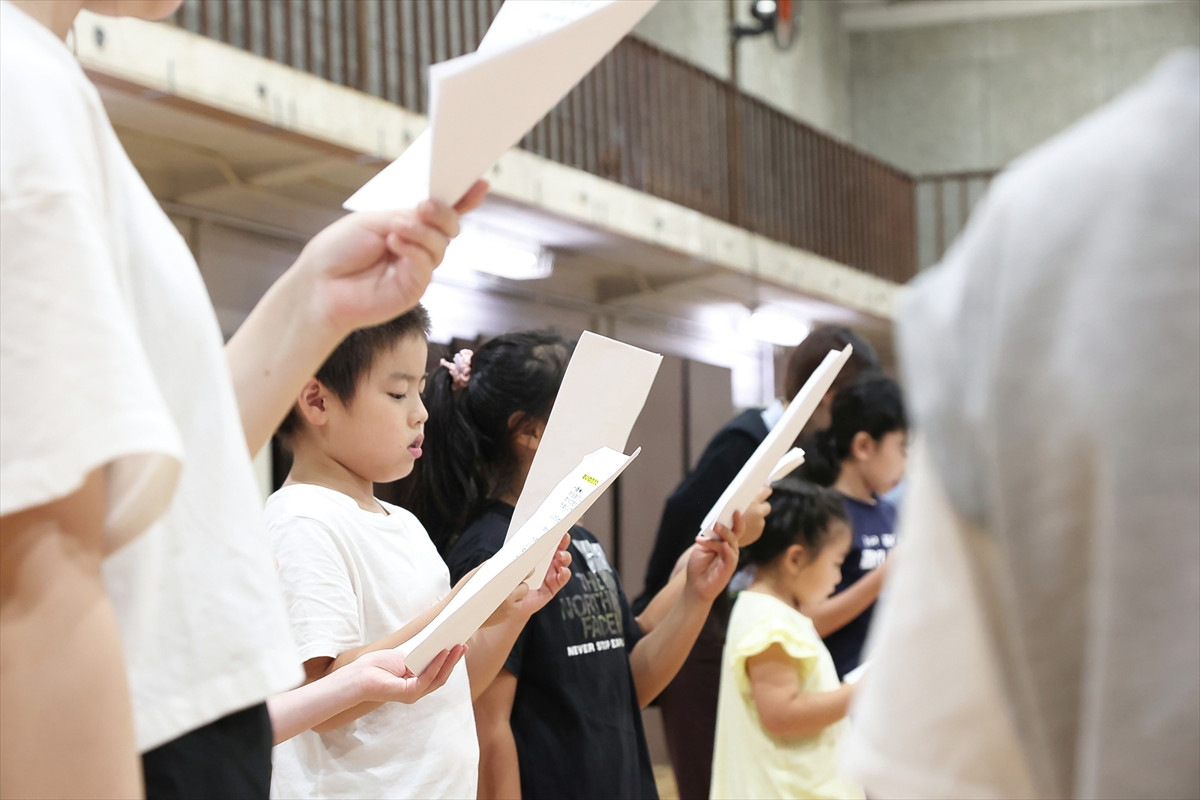 32名のキッズが舞台上演に向けて本読み初挑戦！　ネルケプランニング「夏休み！オン・ワークショップ2026」レポート【1日目】