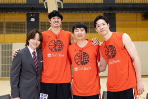 日本テレビ系バスケットボールスペシャルキャスター・菊池風磨と、6月に取材した渡邊雄太選手、富永啓生選手、馬場雄大選手