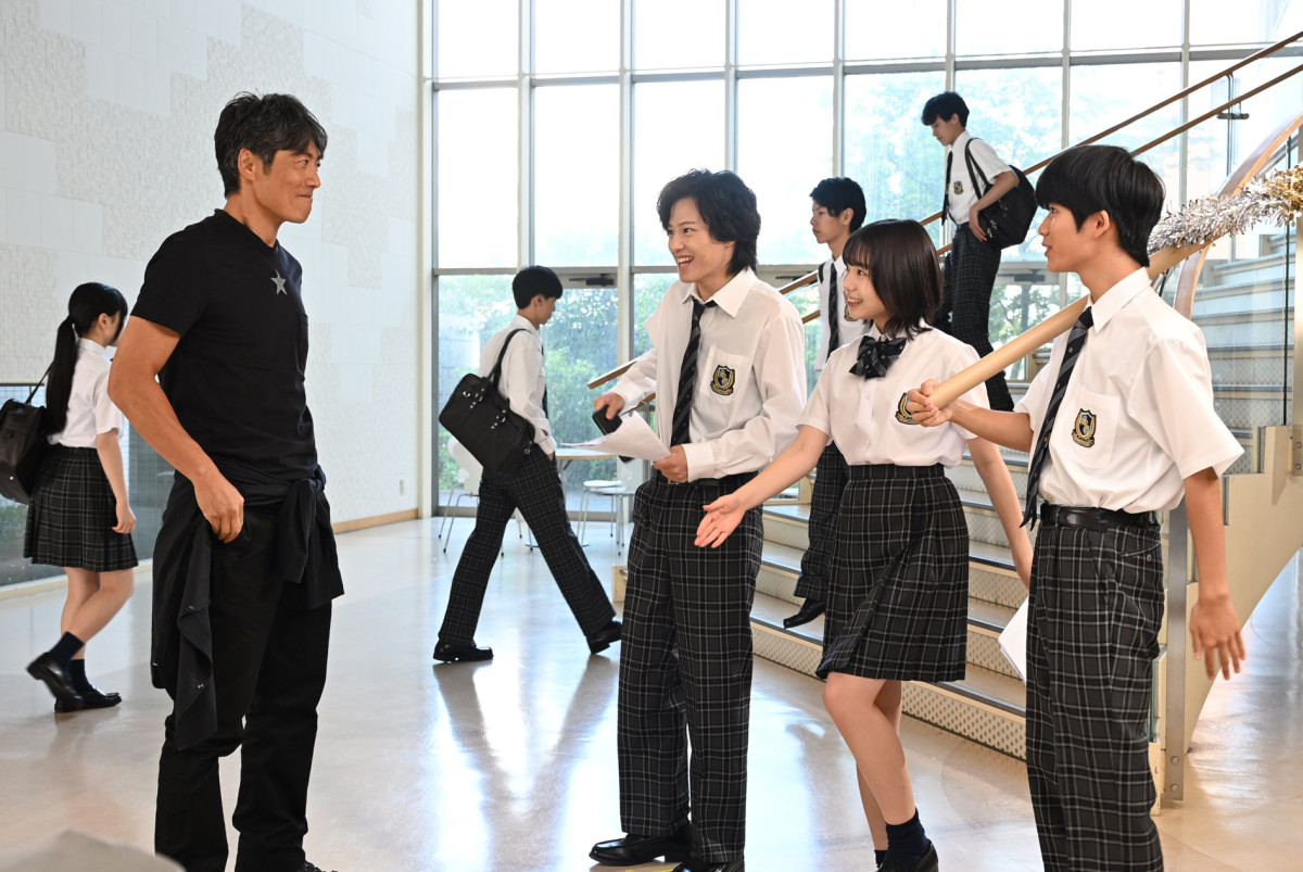 『GTO』第4話 “鬼塚”反町隆史、女子生徒からの急接近でピンチに追い込まれる