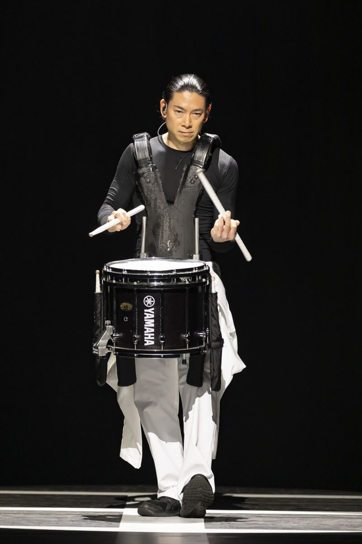 佐野晶哉も大興奮「すごい高揚感！」“音爆のサーカス” 『blast ブラスト！』東京公演が開幕！