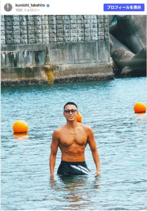 BREAKING DOWN出場俳優、海水浴で筋骨隆々の肉体を披露　※「黒石高大」Instagram