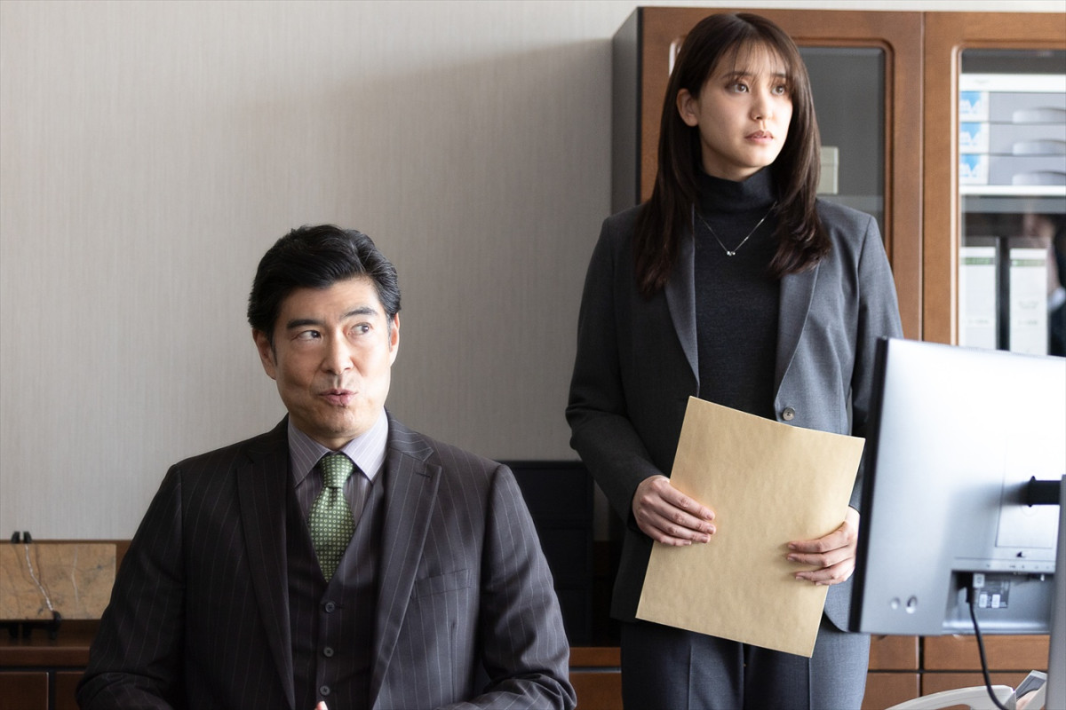道枝駿佑がドラキュラ姿に！　『M.I.S.S.I.O.N.』潜入捜査とミュージカルが交差する場面カット解禁