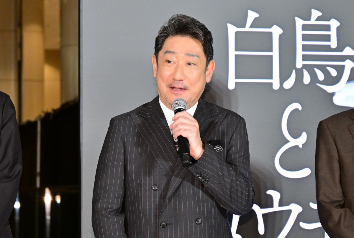 松村北斗＆今田美桜『白鳥とコウモリ』完成披露に登壇　原作者・東野圭吾への思いと見どころを語る