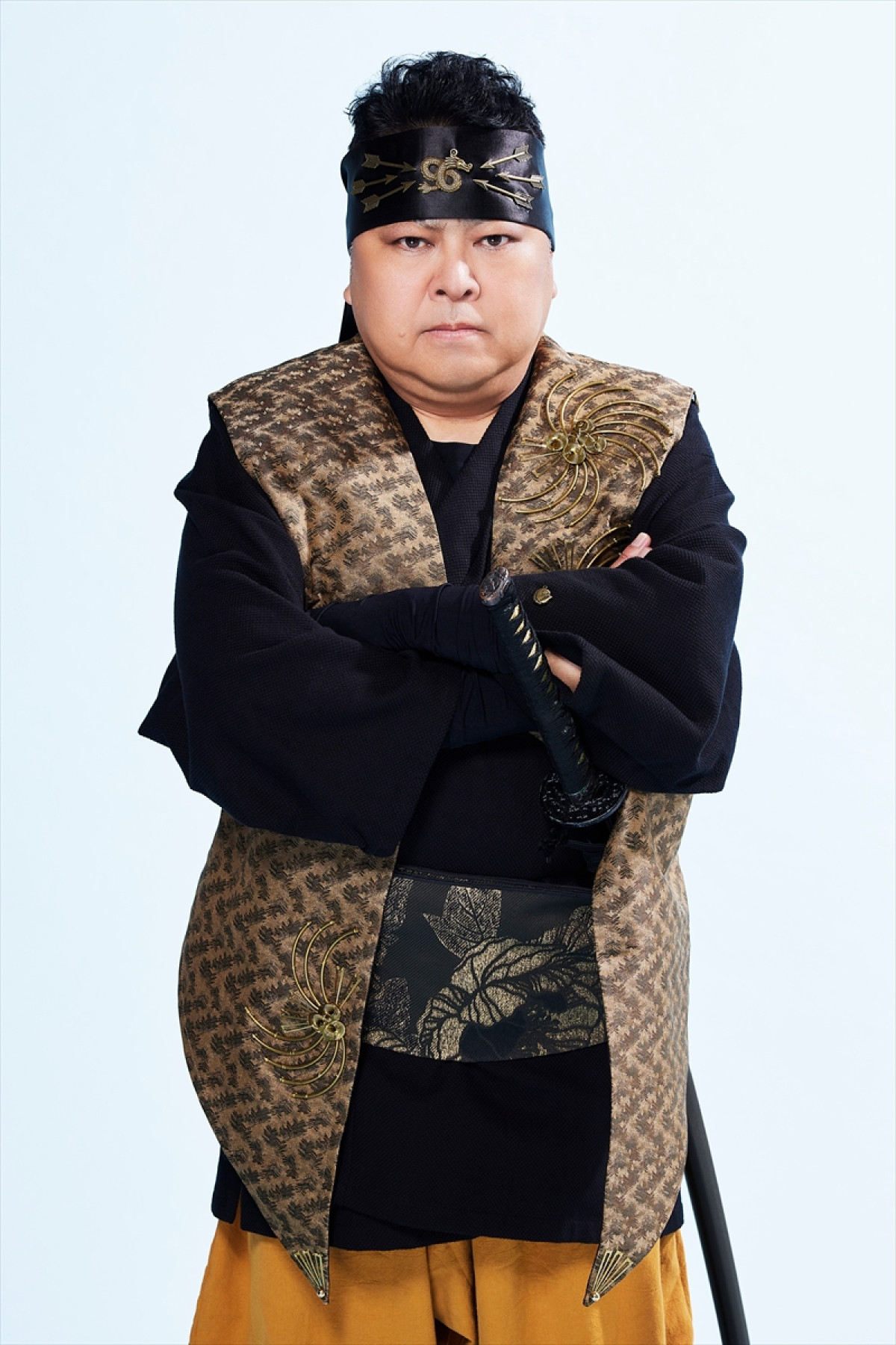 “源義経”尾上松也と“織田信長”北山宏光が鋭い視線で対峙！　舞台『桶狭間の義経』第二弾ビジュアル＆ソロ扮装ビジュアル解禁