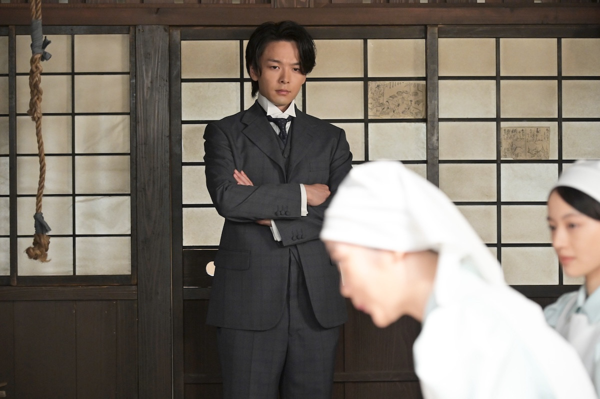 『風、薫る』看護婦養成所に“すごい人”登場　ネット歓喜「確かにすごい人」「かっこいー！」