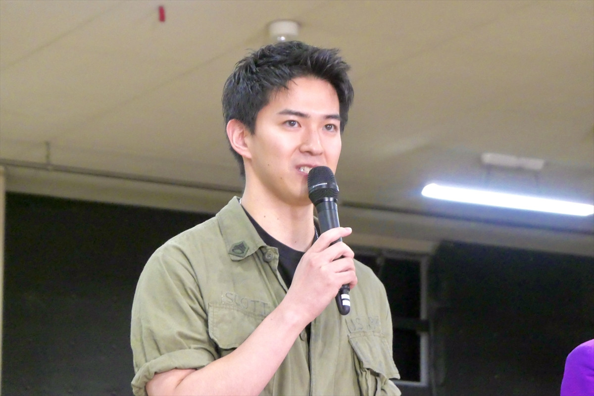 「昔からいるみたいに違和感がない」「面白すぎ」稽古場の桐山照史を駒田一＆東山義久が絶賛！／『ミス・サイゴン』稽古場レポート