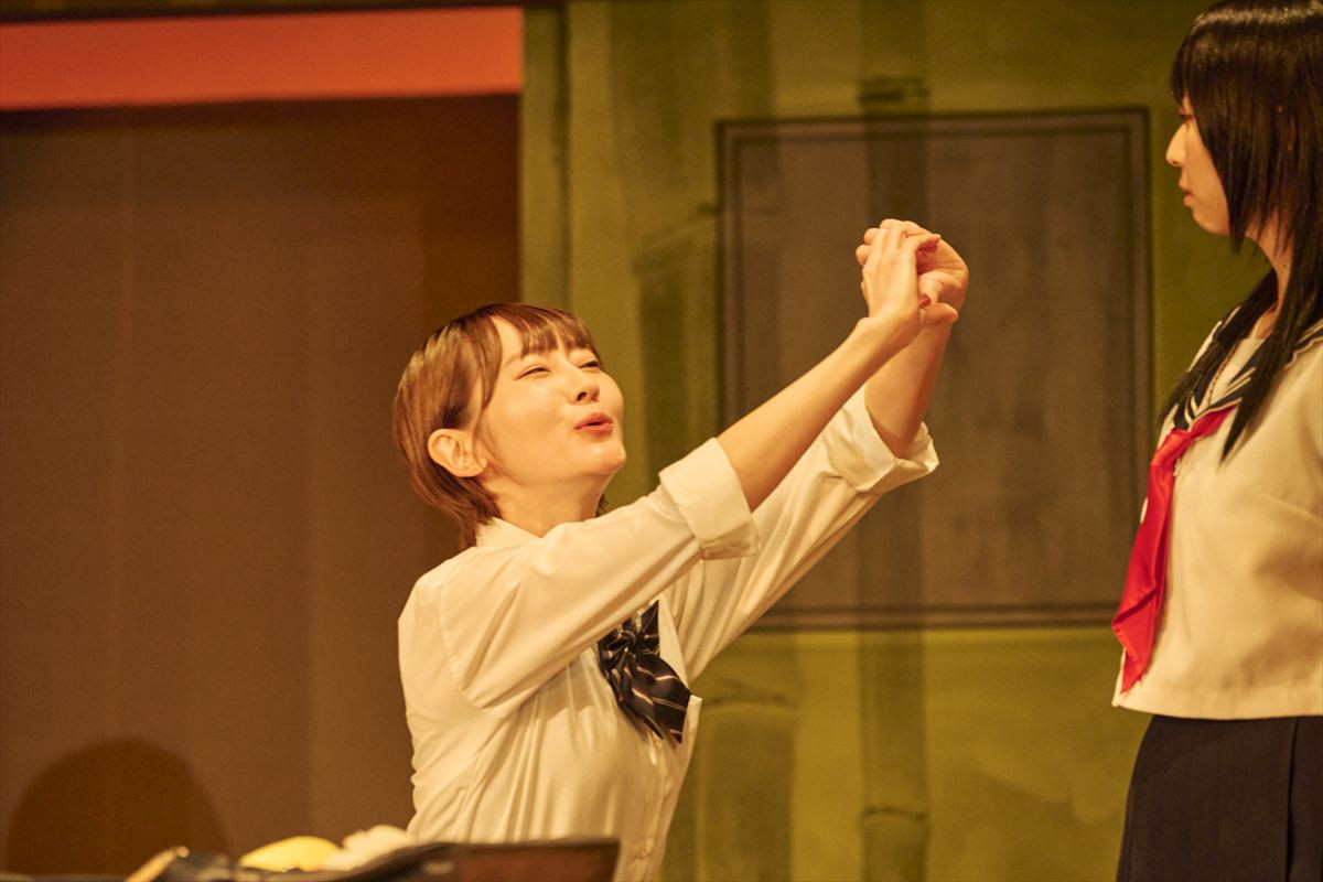 アナログスイッチ『転校生は、かぐや』開幕！　さえない男子高校生たちのもとに“月人”の少女が