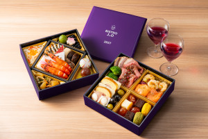 稲垣吾郎監修「BISTRO J_O」の“おせち”が今年も登場へ！　パープル重箱とオリジナルワイングラスが付属