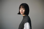 ドラマ『青の花 器の森』に出演する藤間爽子