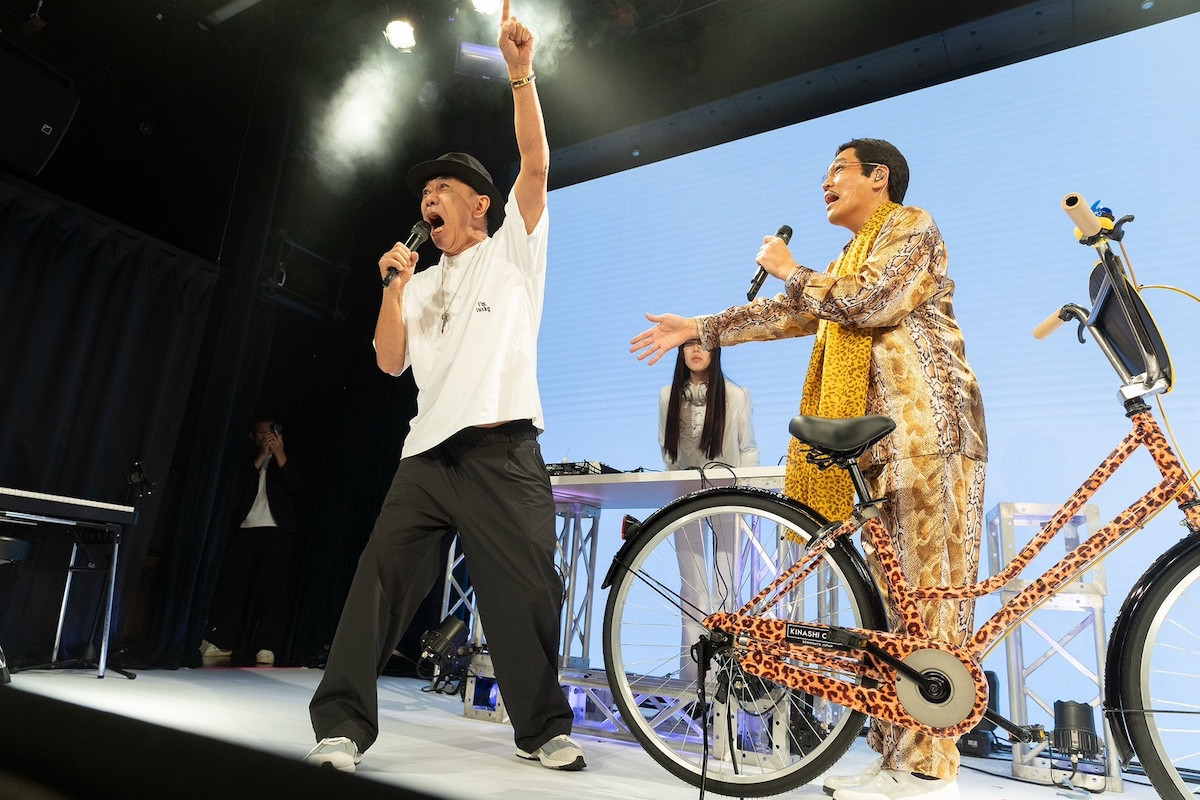 ピコ太郎「PPAP」10周年ライブに小林幸子＆木梨憲武ら豪華ゲスト集結！　アルバムリリースも発表