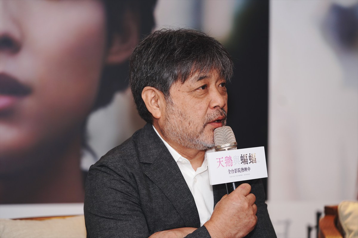 『白鳥とコウモリ』松村北斗、今田美桜ら台湾レッドカーペット＆舞台あいさつに3000人のファンが熱狂！