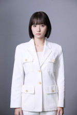 木野涼葉役：浅川梨奈　ドラマ『嘘をついた私たち』より