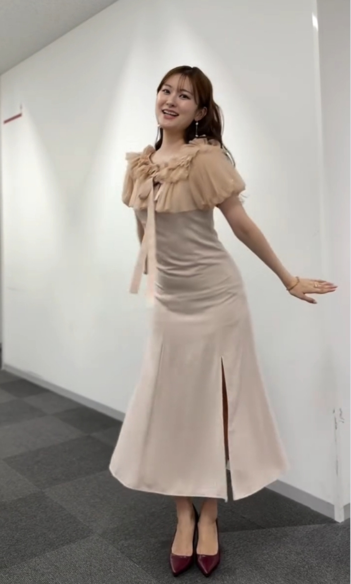 29歳元局アナ、ミニ丈ゴルフウェア姿にファン驚がく「抜群のスタイル」「可愛すぎて反則」
