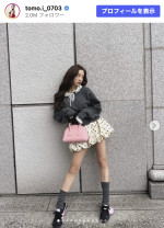 板野友美、ファン称賛のミニスカコーデ　※「板野友美」Instagram
