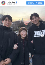 谷亮子、帰省中の息子たちとの記念ショット　※「谷亮子」インスタグラム