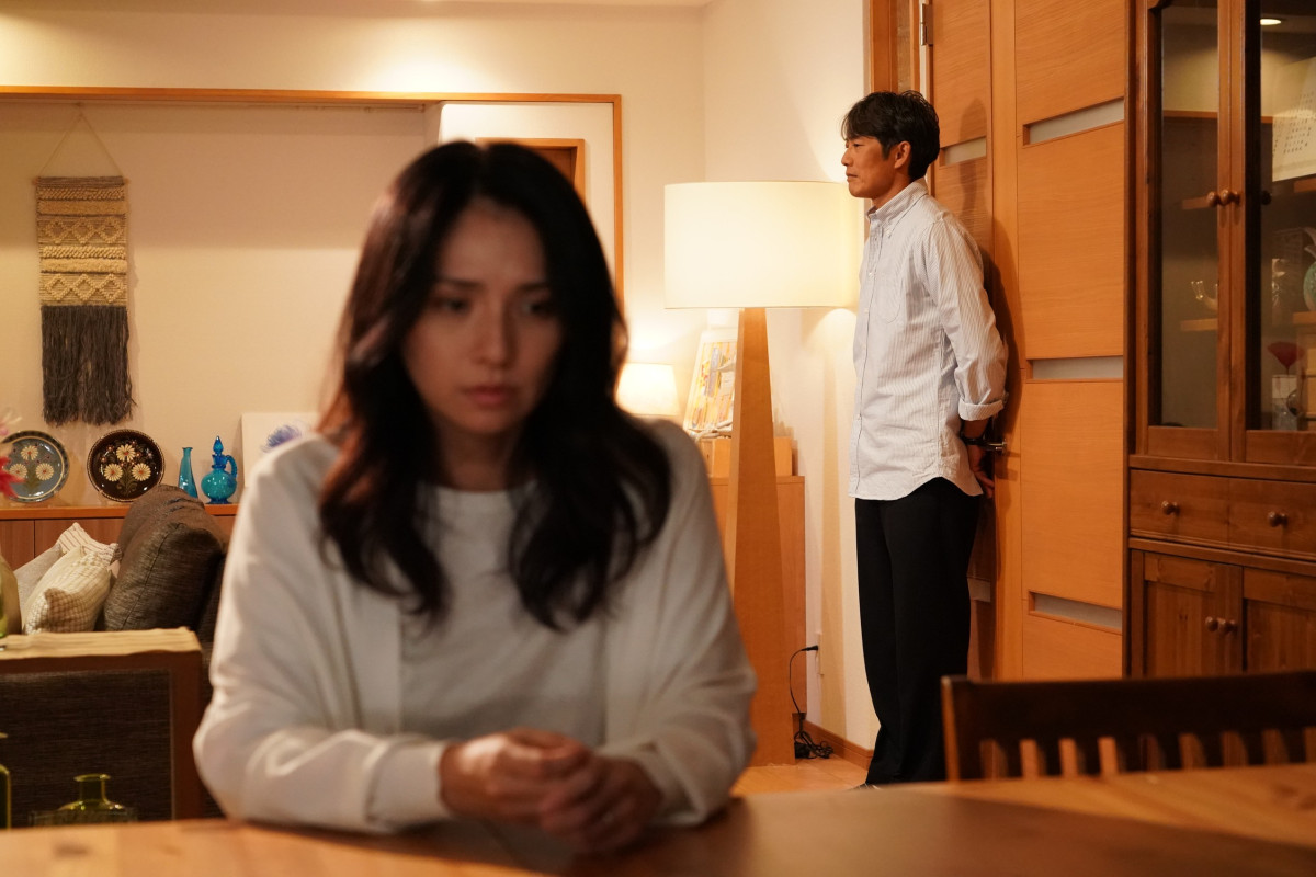 『ラムネモンキー』第2話 “雄太”反町隆史たちが元クラスメートと再会　想定外の話に呆然