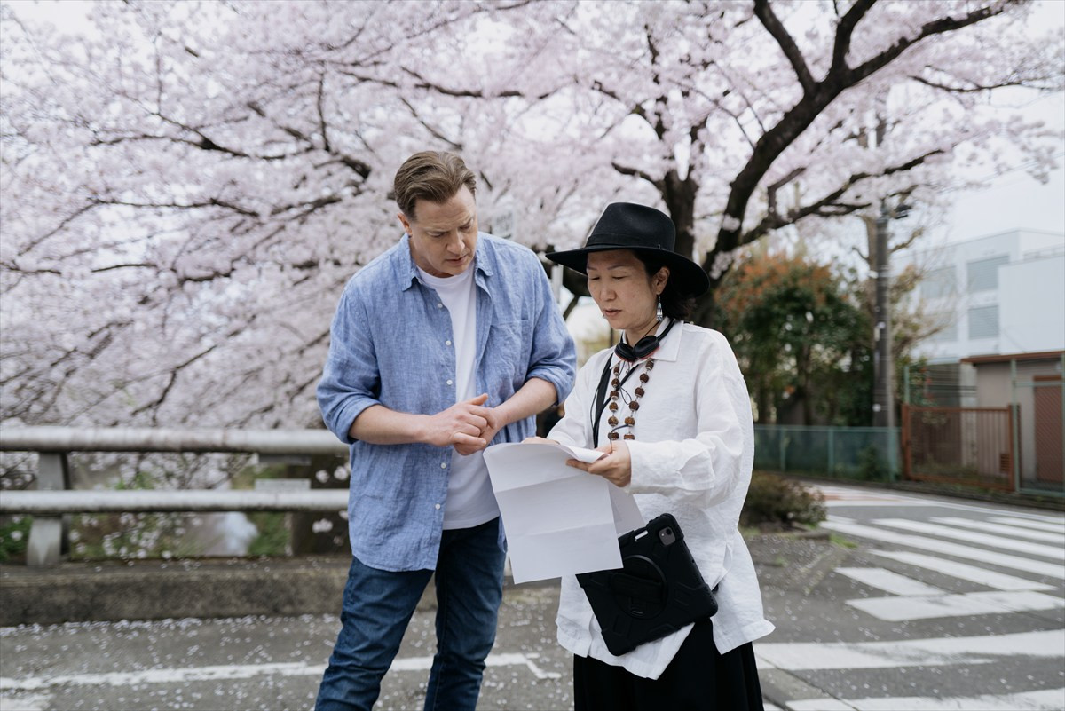 ブレンダン・フレイザー×柄本明らの撮影風景を収めた映画『レンタル・ファミリー』メイキングカット公開