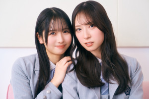 （左から）日向坂46・上村ひなの、金村美玖