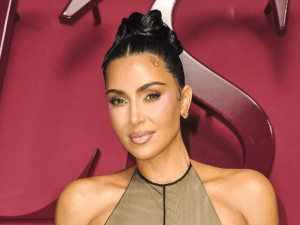 キム・カーダシアンが娘に贈ったクリスマスプレゼントが桁違い！　106カラットダイヤのドクロネックレスに仰天