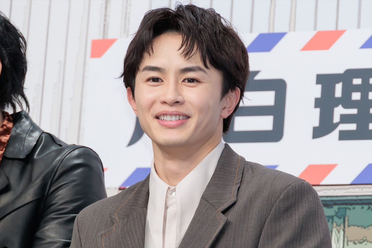 中島歩、記者会見中の寸劇で流血　超特急・草川拓弥「熱量ある方なので…」