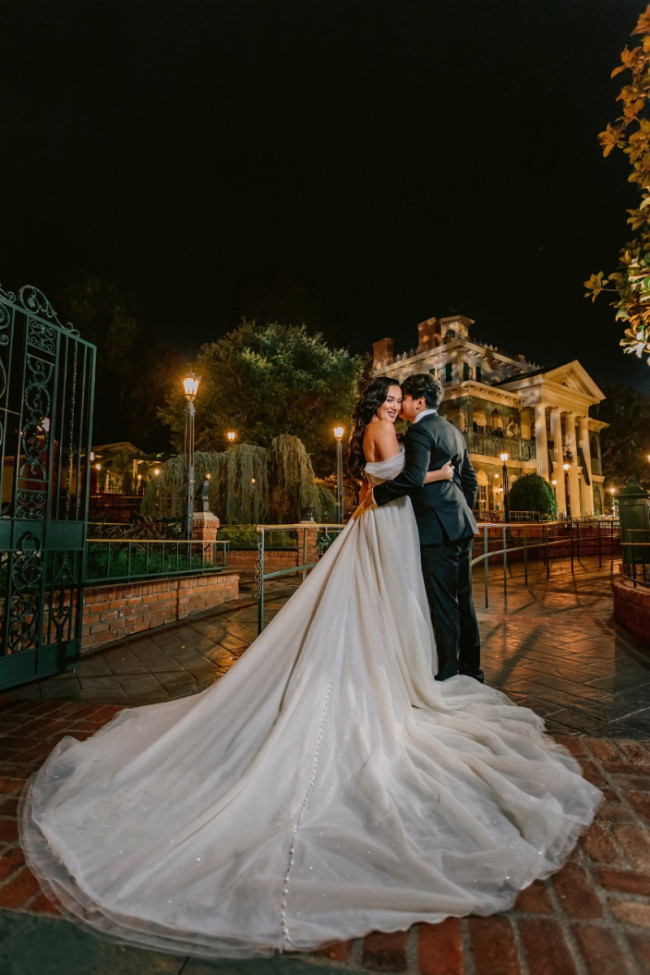 写真）米ディズニーランド「ホーンテッドマンション」で結婚式が可能に