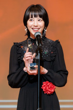 「第50回エランドール賞」授賞式に登壇した夏帆