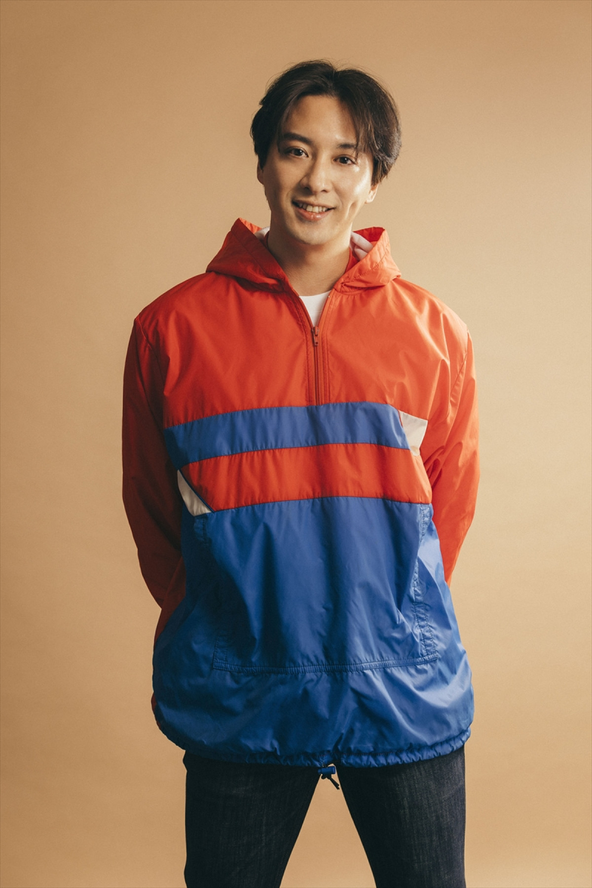 松岡昌宏『はがきの王様』メインビジュアル解禁　松田好花、ピエール瀧らのソロショットも