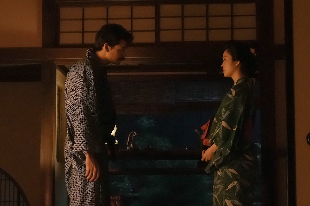 明日の『ばけばけ』“トキ”高石あかりと“ヘブン”トミー・バストウ、“錦織”吉沢亮の姿に驚く