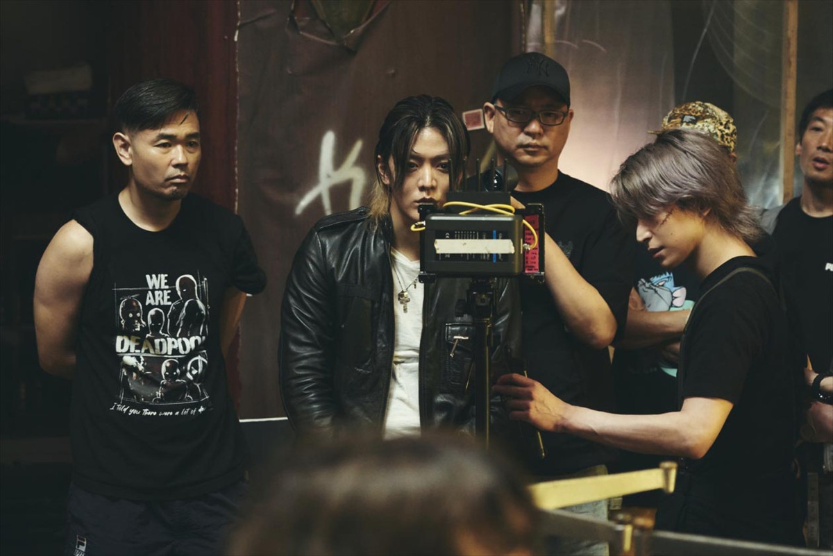 Snow Man佐久間大介の華麗なガンアクション！ 『スペシャルズ』本編映像解禁