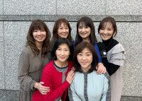 お神セブン、3年ぶりに自主公演開催！　後列左から桑田靖子・森尾由美・小林千絵・大沢逸美、前列左から木元ゆうこ・松本明子