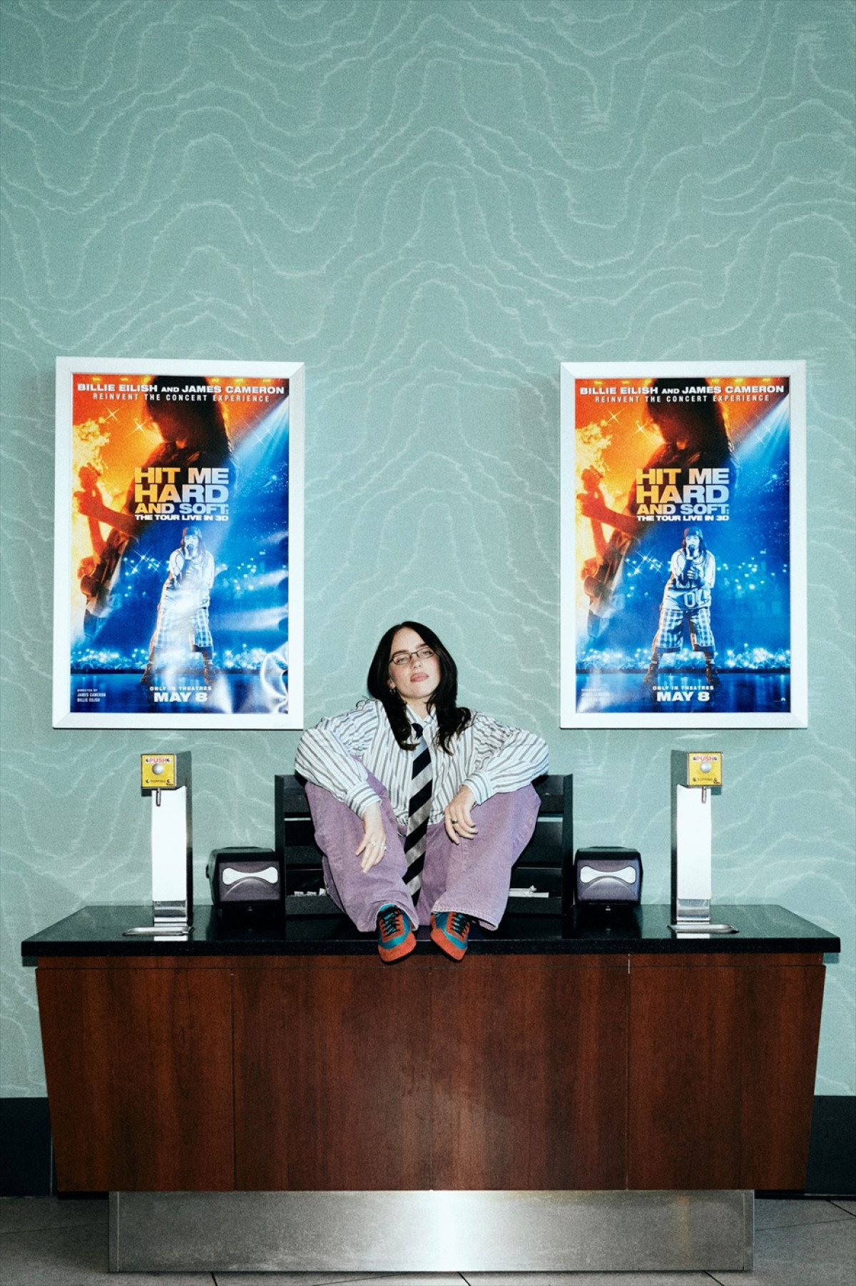 ビリー・アイリッシュ「HIT ME HARD AND SOFT：THE TOUR」3Dコンサートフィルム日本版ポスター解禁