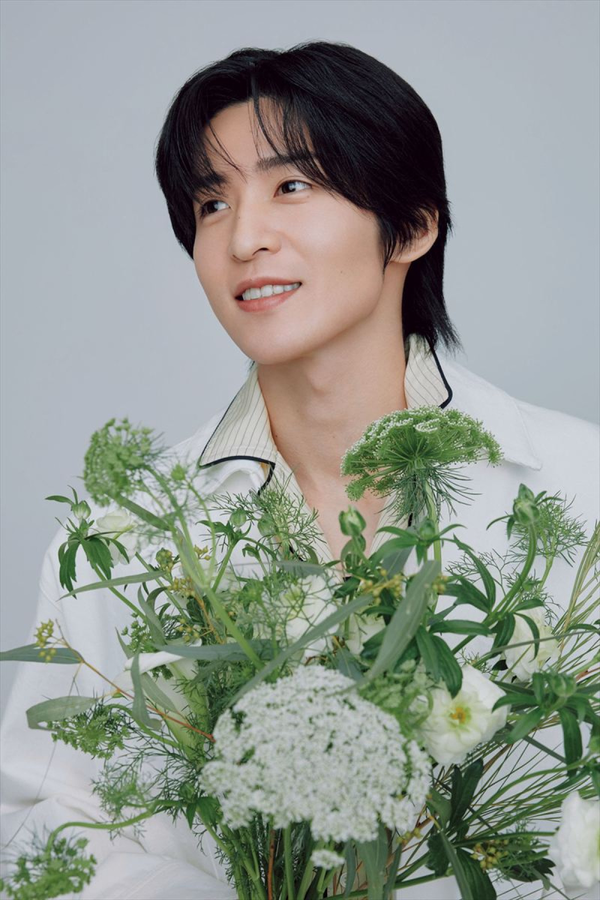 Snow Man目黒蓮、爽やか春コーデでリラックス　「LEE」特別版で単独表紙に