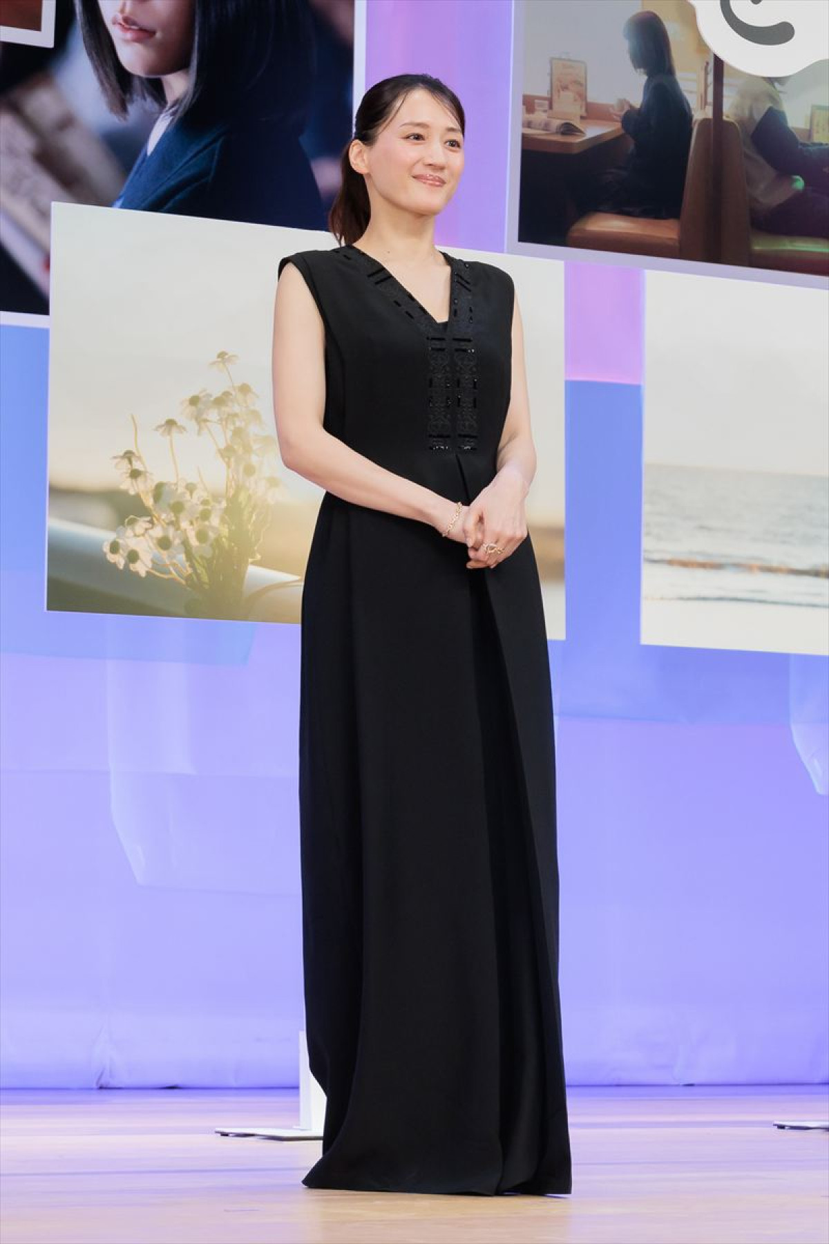 綾瀬はるか、実話を基にした主演作の試写で号泣「ズビズビで帰りました」