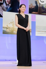 綾瀬はるか、『人はなぜラブレターを書くのか』完成披露試写会に登場