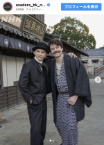 （写真左から）吉沢亮、トミー・バストウ　※連続テレビ小説『ばけばけ』公式インスタグラム