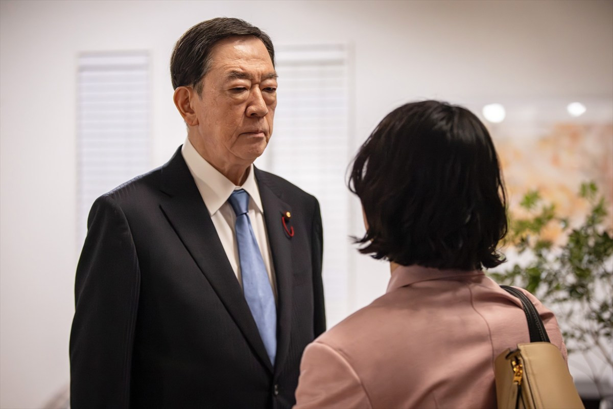 黒木華×野呂佳代共演！政界を追われた秘書とスナックママが都知事選に挑む『銀河の一票』今夜スタート