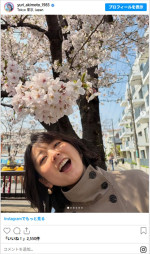 秋元優里、愛娘とお花見　※「秋元優里」Instagram