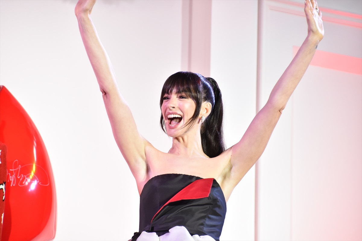 アン・ハサウェイ＆メリル・ストリープ、美スタイル＆神対応で魅了　奇跡の2ショット来日を振り返り