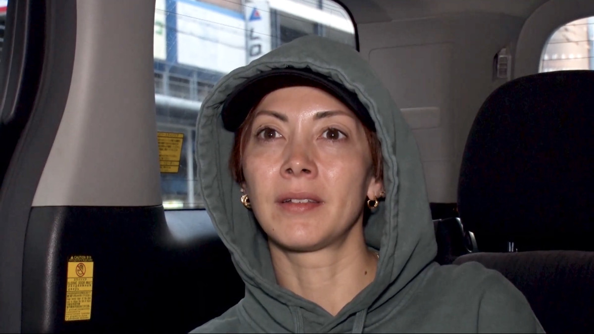 4児の母・土屋アンナ、“ロックな子育て”の原点　リビングでローラースケート!?