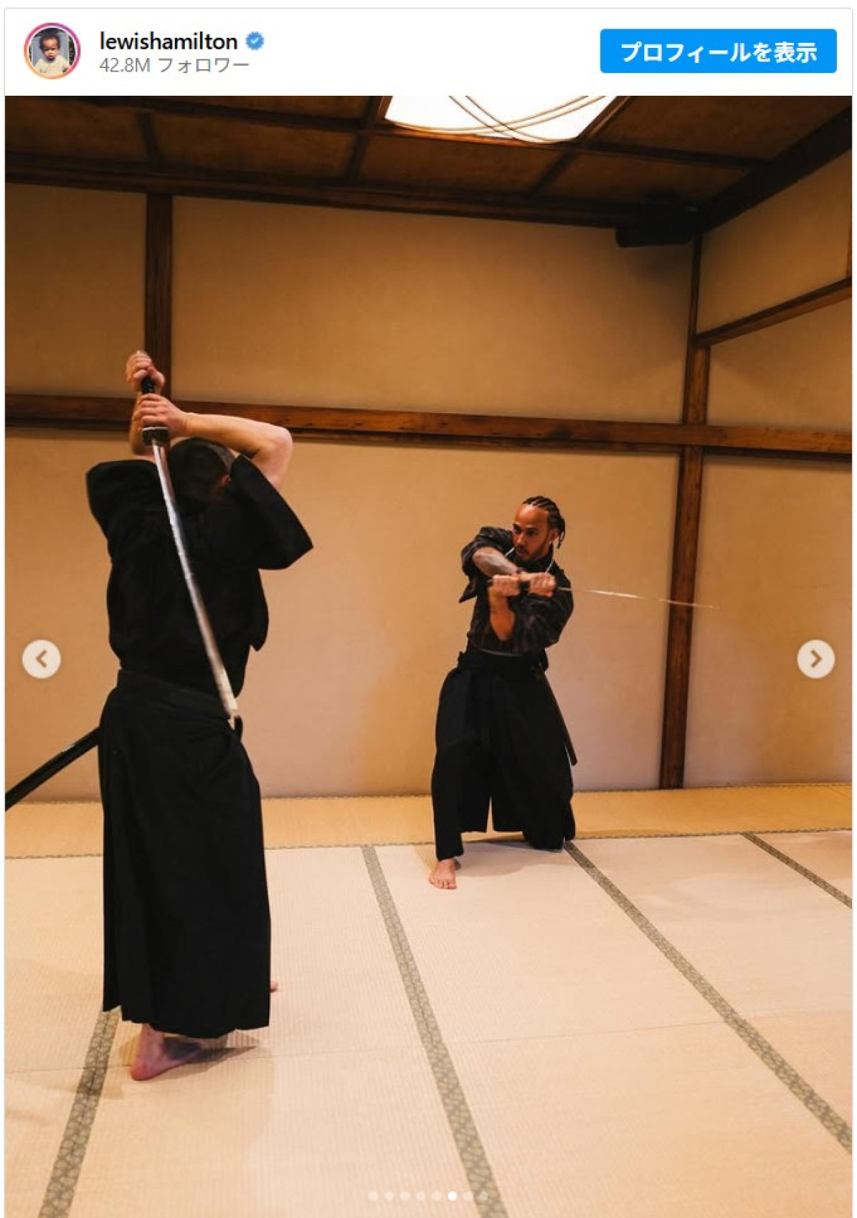 キム・カーダシアン、子どもたちと袴姿で日本刀を構える　来日ショット投稿