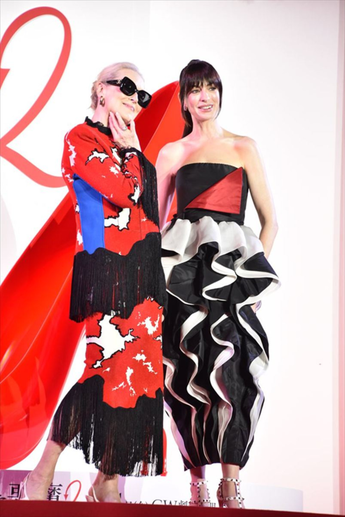 メリル・ストリープ＆アン・ハサウェイ『プラダを着た悪魔』コンビが来日！　&TEAM Kに役者としてのアドバイス