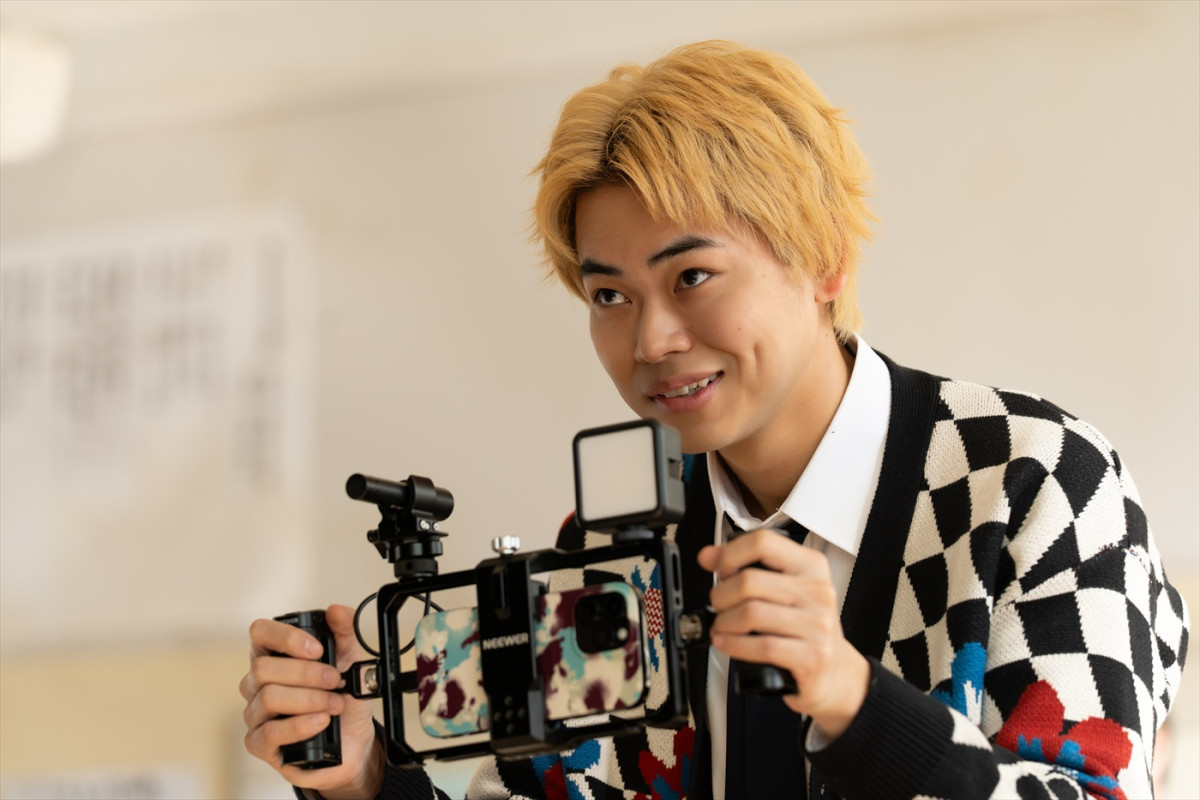 鈴鹿央士、見上愛、菅生新樹ら『喧嘩独学』場面写真解禁　喧嘩動画でスクールカーストをひっくり返す！