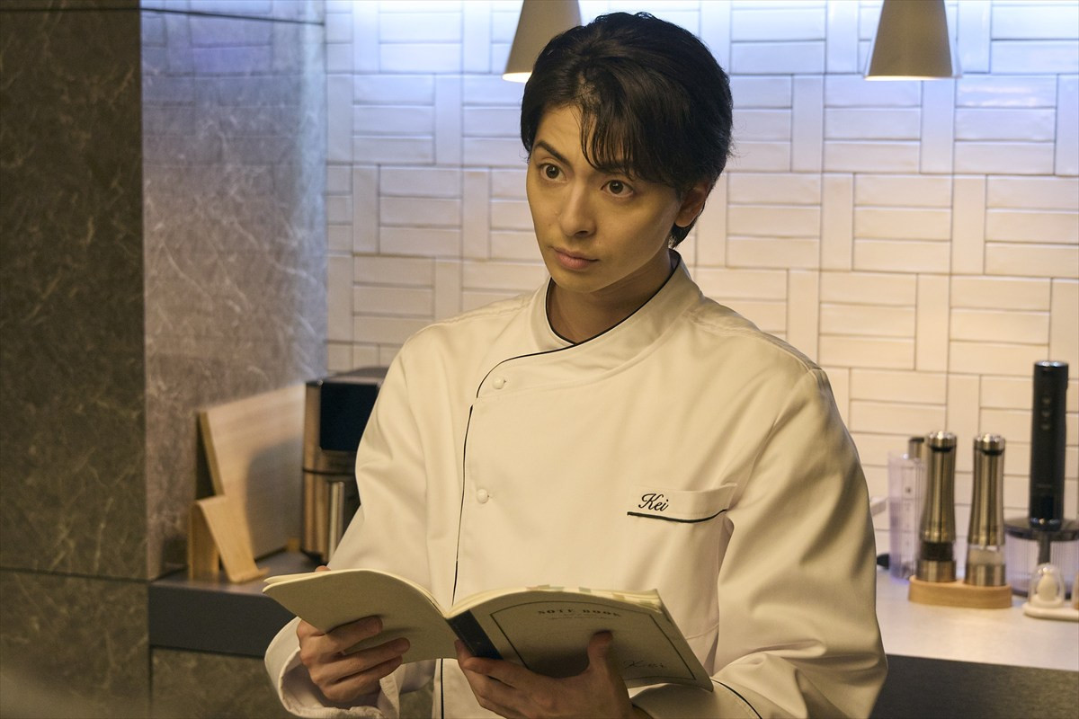 『今夜、秘密のキッチンで』第4話　あゆみ、パントリーでKeiのノートを見つける