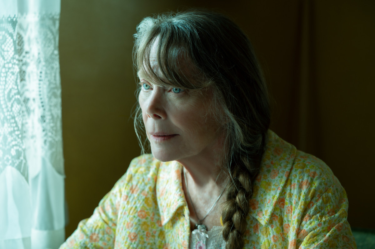 ジェニファー・ローレンス主演『DIE MY LOVE／ダイ・マイ・ラブ』　壊れゆく内面を感じさせる場面写真解禁