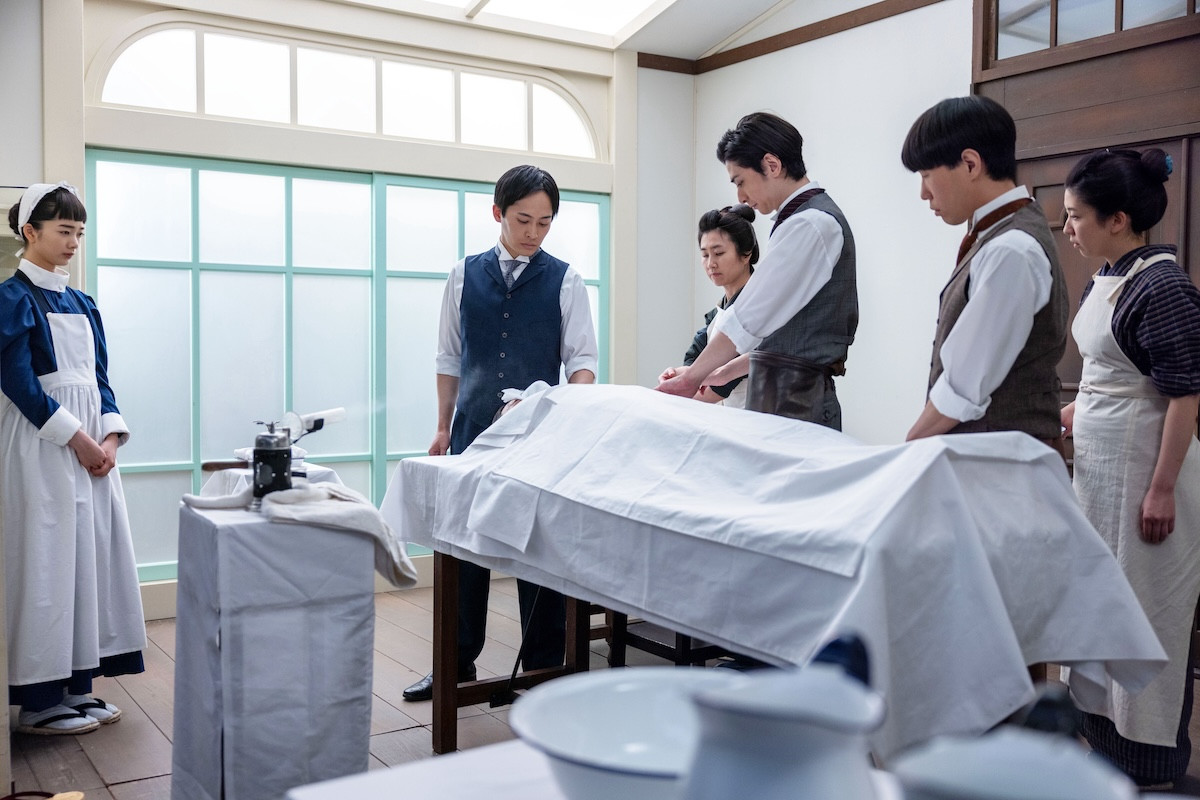 来週の『風、薫る』“りん”見上愛、“千佳子”仲間由紀恵の手術に立ち会う